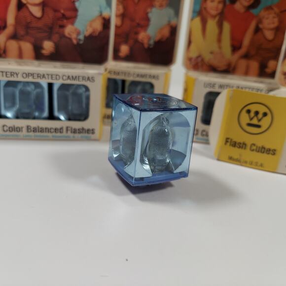 Vintage Flash Cubes Lot Westinghouse 4 Boxes 12 Camera Flashcubes 48 Flashes - Picture 8 of 12